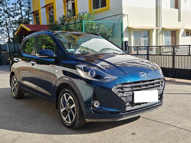 https://images10.gaadi.com/usedcar_image/3705546/original/processed_img2929421__used_car_2929421_1701872682.jpg?imwidth=6400