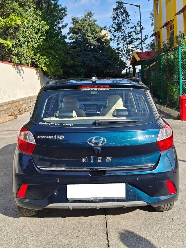 https://images10.gaadi.com/usedcar_image/3705546/original/processed_img2929421__used_car_2929421_1701872690.jpg?imwidth=6402