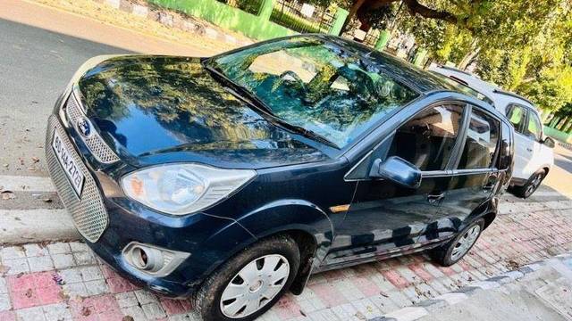 https://images10.gaadi.com/usedcar_image/3705555/original/processed_8320a557-bdef-4040-8832-690d8c792685.jpeg?imwidth=6400