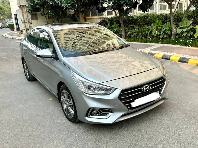 https://images10.gaadi.com/usedcar_image/3705661/original/img2929446__used_car_2929446_1701877680.jpg?imwidth=6400