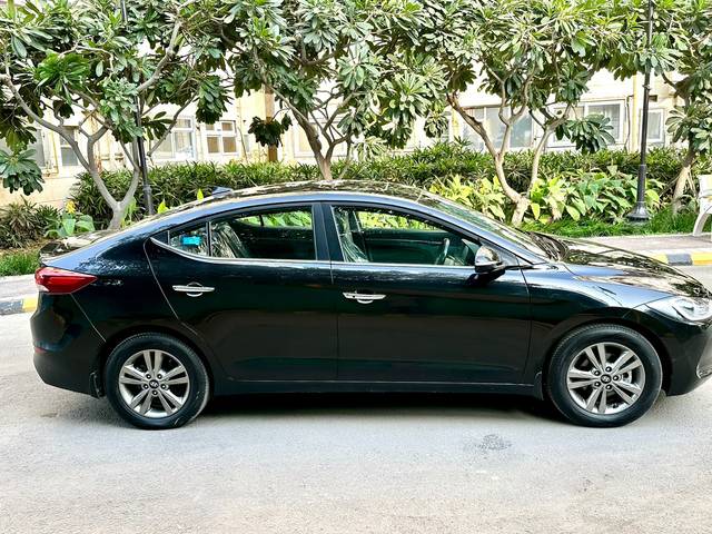 https://images10.gaadi.com/usedcar_image/3705664/original/img2929447__used_car_2929447_1701877784.jpg?imwidth=6401