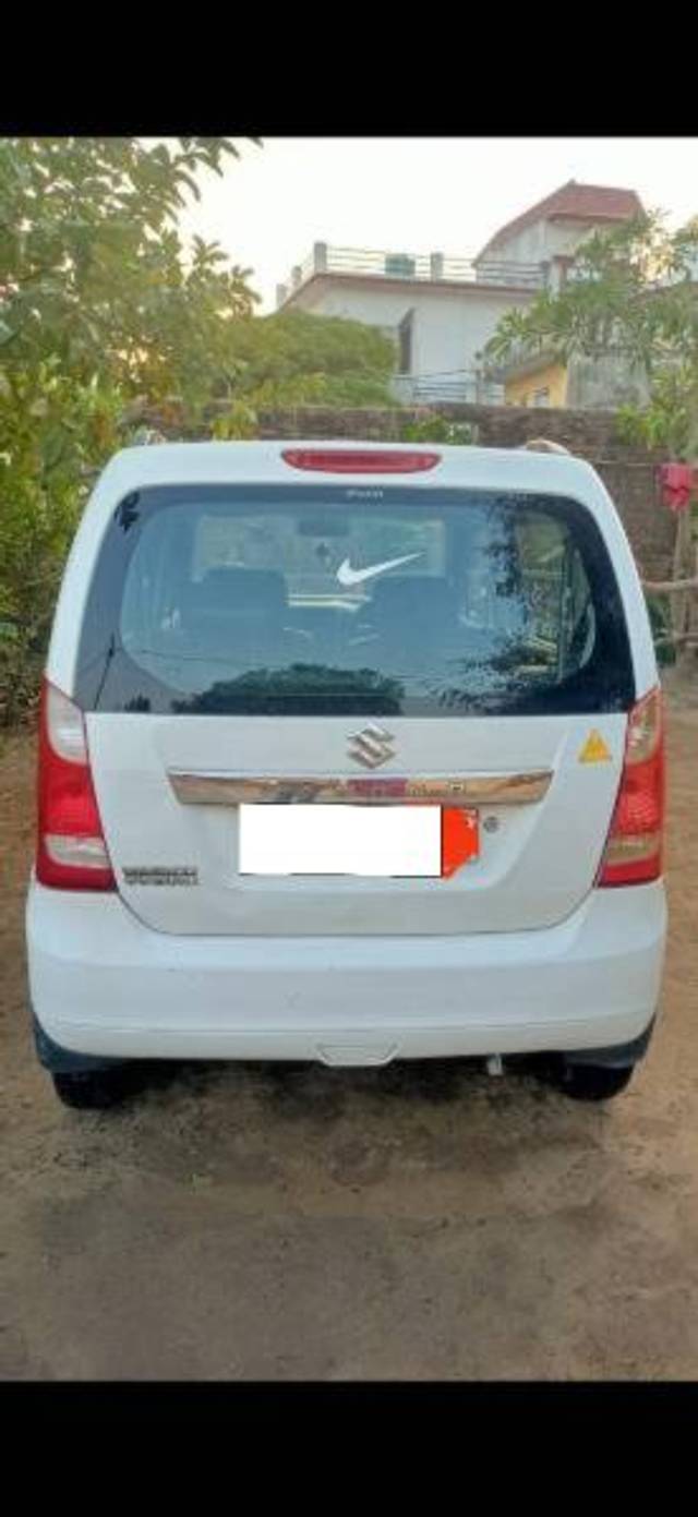https://images10.gaadi.com/usedcar_image/3705695/original/processed_c8139820-2f71-49df-9852-473d531dc9c0.jpg?imwidth=6401