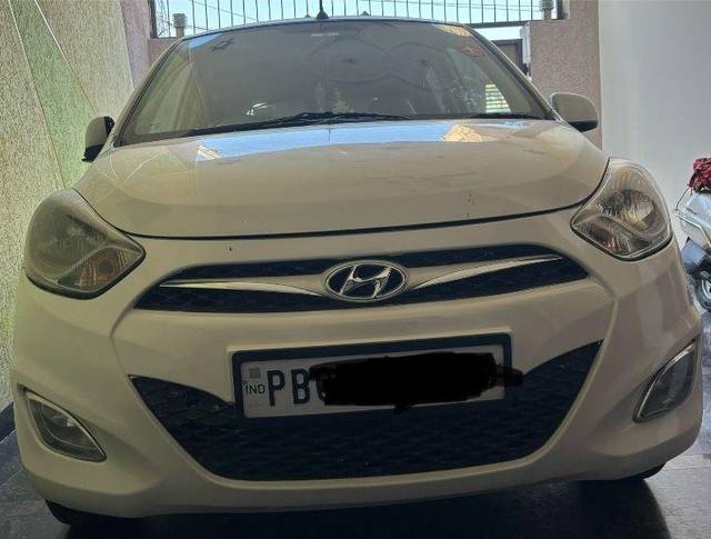 https://images10.gaadi.com/usedcar_image/3705716/original/processed_10fb5c3b-4ea7-444d-96e0-75e2c7897074.jpeg?imwidth=6402