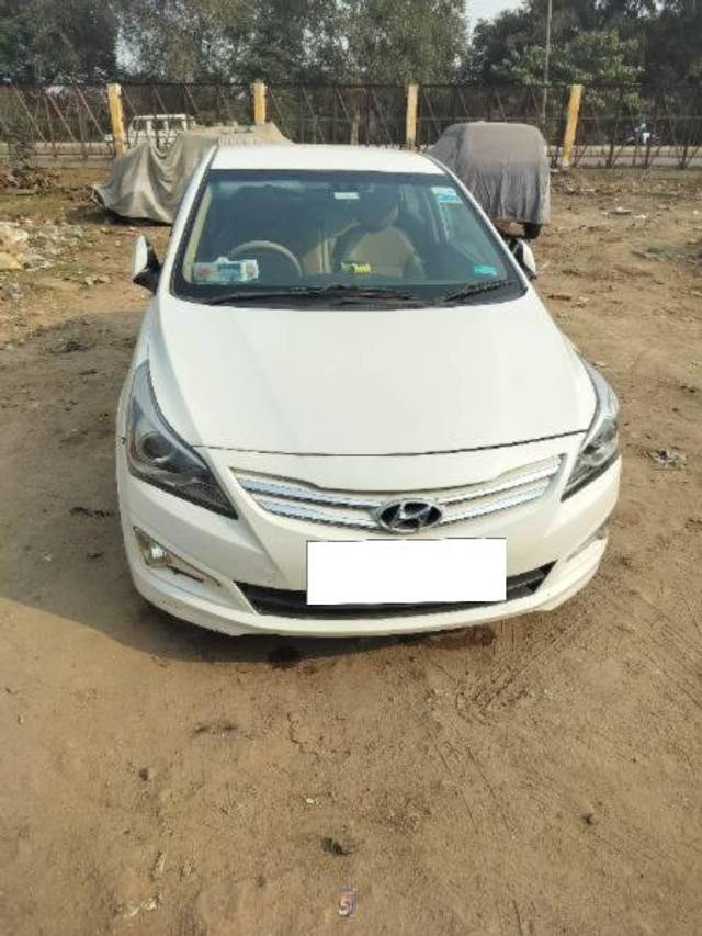 https://images10.gaadi.com/usedcar_image/3705747/original/processed_b3e25520-54d5-44f4-8d05-6461d68b3991.jpg?imwidth=6401