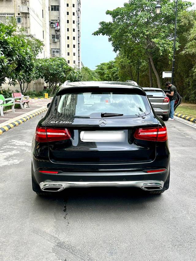 https://images10.gaadi.com/usedcar_image/3705748/original/processed_img2929451__used_car_2929451_1701881300.jpg?imwidth=6402