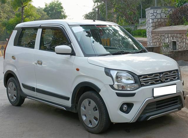 https://images10.gaadi.com/usedcar_image/3705764/original/processed_img2929454__used_car_2929454_1701881856.jpeg?imwidth=6400
