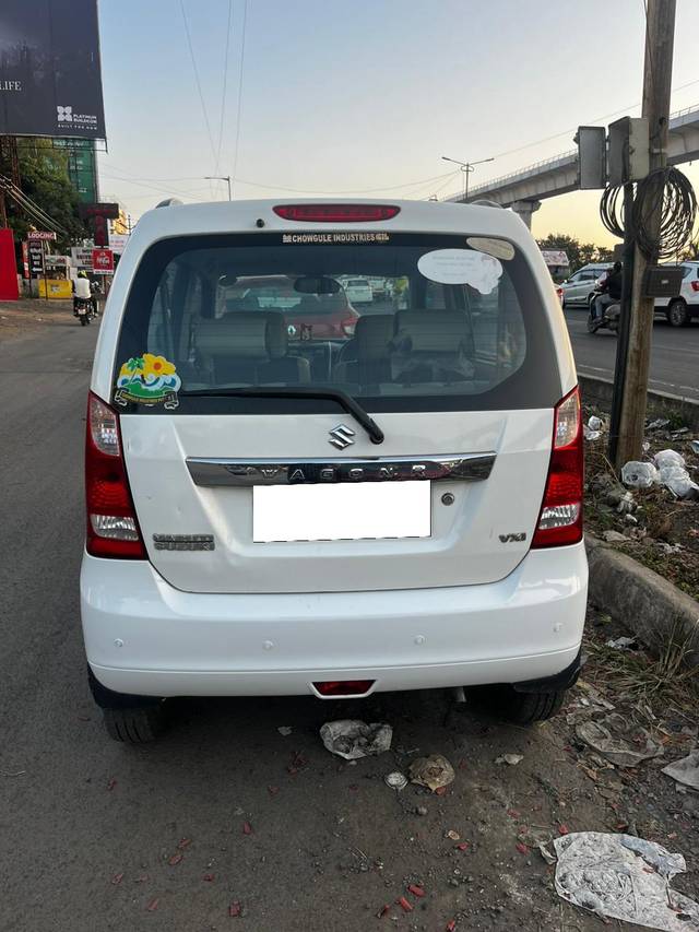 https://images10.gaadi.com/usedcar_image/3705774/original/processed_img2929456__used_car_2929456_1701882097.jpg?imwidth=6401