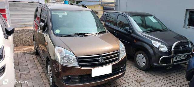 https://images10.gaadi.com/usedcar_image/3706007/original/processed_250bd4e9-f5a6-4f52-a8a1-07f27a9b695e.jpg?imwidth=6400
