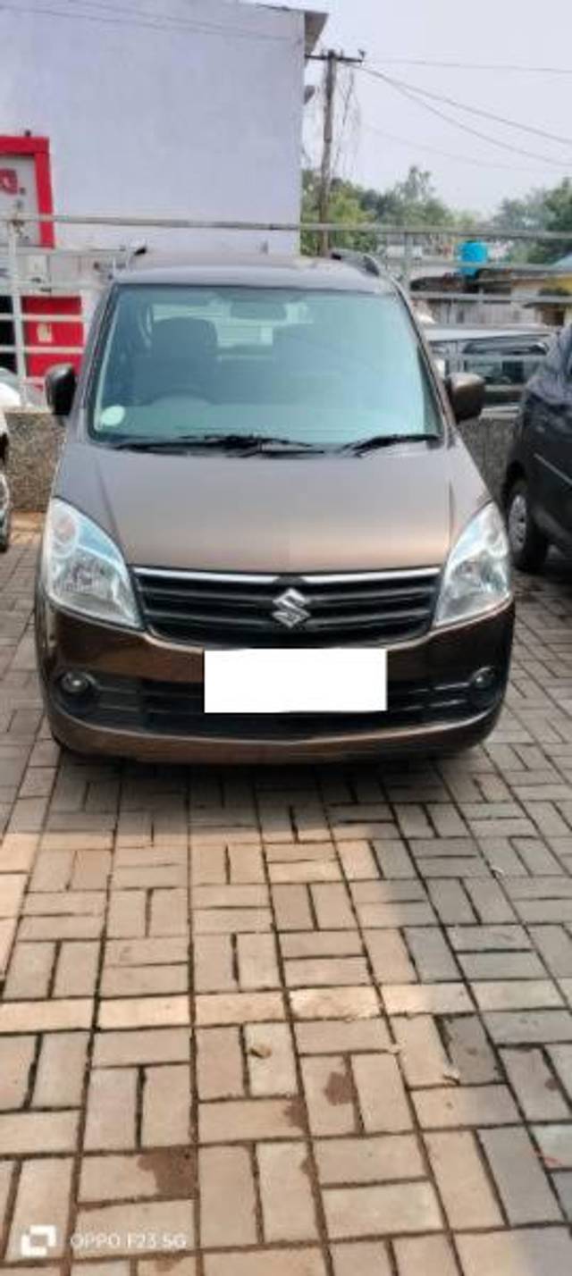 https://images10.gaadi.com/usedcar_image/3706007/original/processed_cb388f43-4e86-4bd4-87d4-a9e7435de799.jpg?imwidth=6401