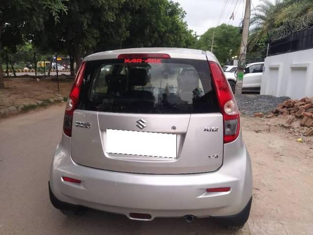 https://images10.gaadi.com/usedcar_image/3706048/original/processed_b378602a-1557-4a30-94a9-d3e789b60c6d.jpg?imwidth=6401