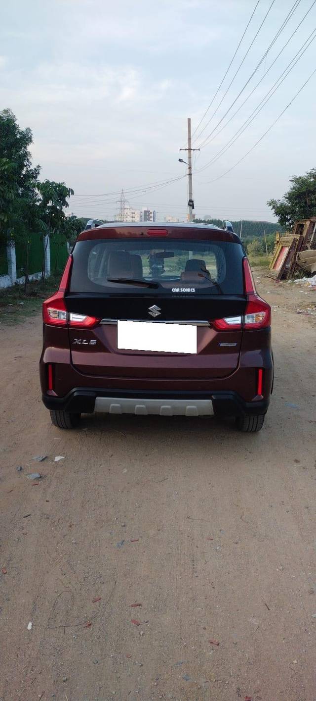 https://images10.gaadi.com/usedcar_image/3706082/original/processed_img2929504__used_car_2929504_1701924143.jpg?imwidth=6402