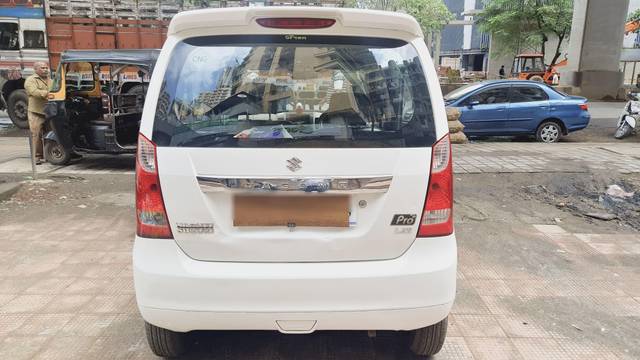 https://images10.gaadi.com/usedcar_image/3706126/original/processed_img2929523__usedcar_20230925_121651_1321701926216_1701926246.jpg?imwidth=6401