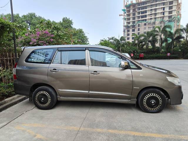 https://images10.gaadi.com/usedcar_image/3706242/original/processed_img2929583__used_car_2929583_1701929956.jpg?imwidth=6401