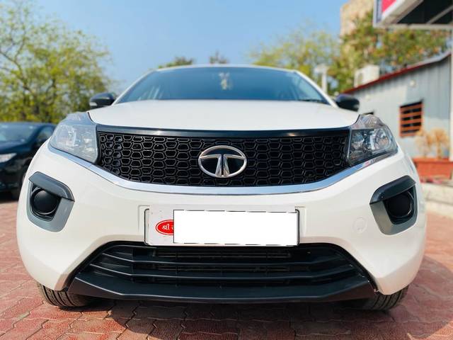 https://images10.gaadi.com/usedcar_image/3706316/original/processed_img2929612__used_car_2929612_1701932769.jpg?imwidth=6401