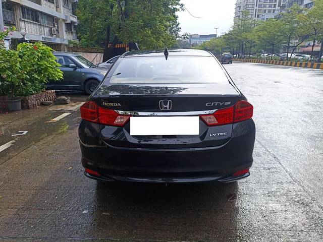https://images10.gaadi.com/usedcar_image/3706333/original/processed_img2929619__usedcar_whatsappimage2023_07_01at55412pm_1__2929619_1702101552.jpeg?imwidth=6402