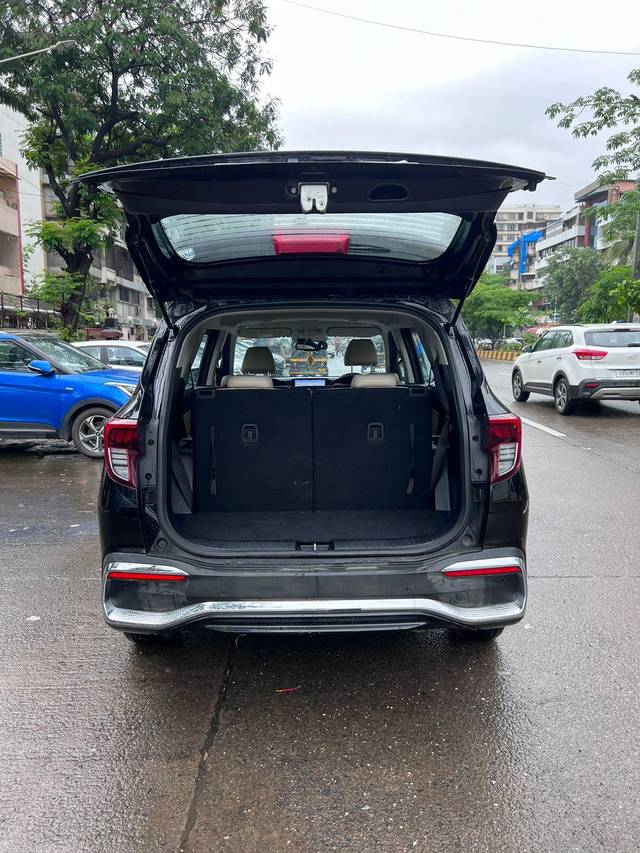 https://images10.gaadi.com/usedcar_image/3706361/original/processed_img2929635__usedcar_whatsappimage2023_07_28at23459pm_1__2929635_1702101706.jpeg?imwidth=6402