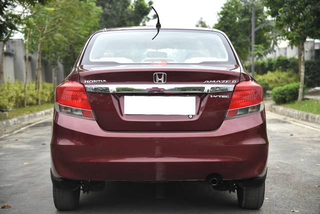 https://images10.gaadi.com/usedcar_image/3706388/original/processed_img2929647__used_car_2929647_1701935122.jpg?imwidth=6402
