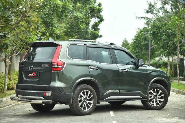 https://images10.gaadi.com/usedcar_image/3706519/original/processed_img2929709__used_car_2929709_1701939432.jpg?imwidth=6402