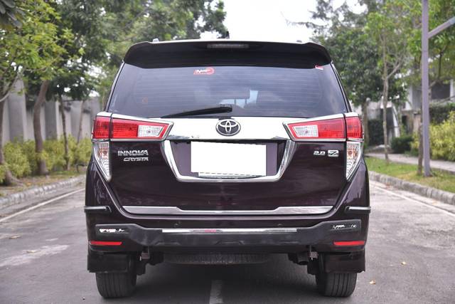 https://images10.gaadi.com/usedcar_image/3706562/original/processed_img2929732__used_car_2929732_1701940730.jpg?imwidth=6402