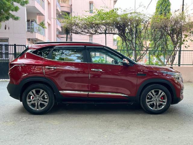 https://images10.gaadi.com/usedcar_image/3706604/original/processed_img2929765__used_car_2929765_1702189149.jpg?imwidth=6401