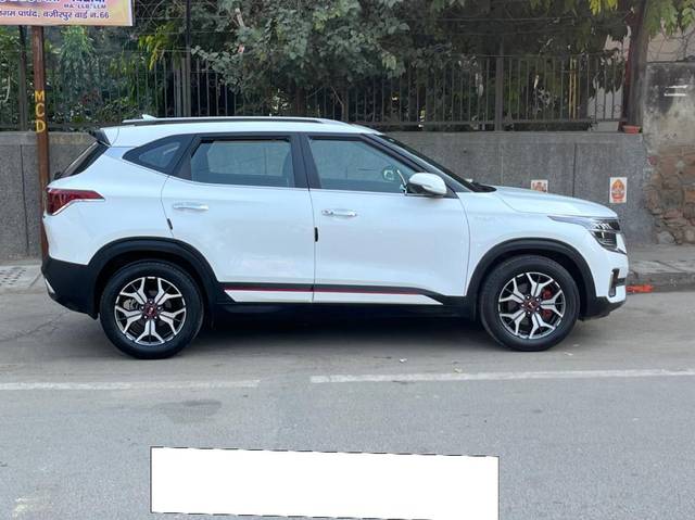 https://images10.gaadi.com/usedcar_image/3706610/original/processed_img2929768__used_car_2929768_1701948042.jpg?imwidth=6401