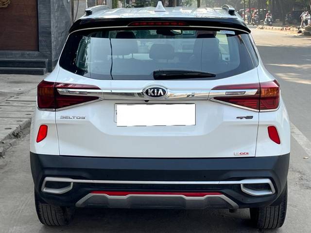 https://images10.gaadi.com/usedcar_image/3706610/original/processed_img2929768__used_car_2929768_1701948045.jpg?imwidth=6402