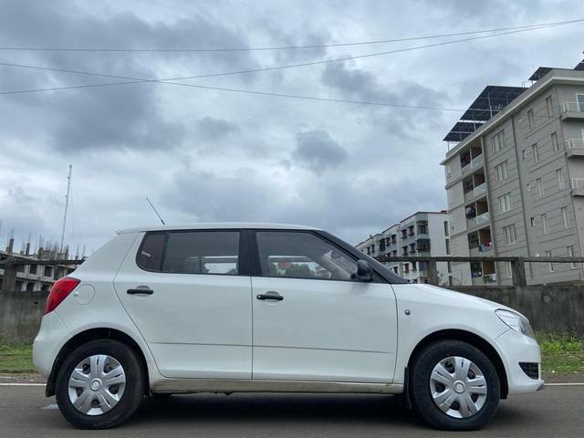 https://images10.gaadi.com/usedcar_image/3706681/original/img2929807__used_car_2929807_1701943751.jpg?imwidth=6401