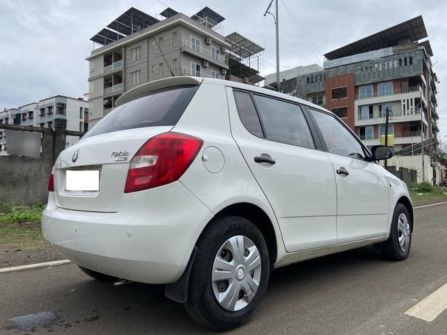 https://images10.gaadi.com/usedcar_image/3706681/original/processed_img2929807__used_car_2929807_1701943764.jpg?imwidth=6402