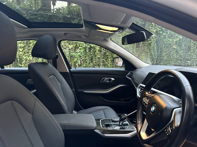 https://images10.gaadi.com/usedcar_image/3706685/original/img2929810__usedcar_whatsappimage2023_10_31at60338pm_1111701943760_1701943781.jpeg?imwidth=6402