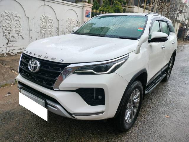 https://images10.gaadi.com/usedcar_image/3706704/original/processed_img2929822__used_car_2929822_1701944532.jpg?imwidth=6400