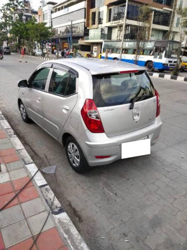 https://images10.gaadi.com/usedcar_image/3706737/original/processed_340ad5fb-ce17-4c1e-b778-666456050029.jpg?imwidth=6401