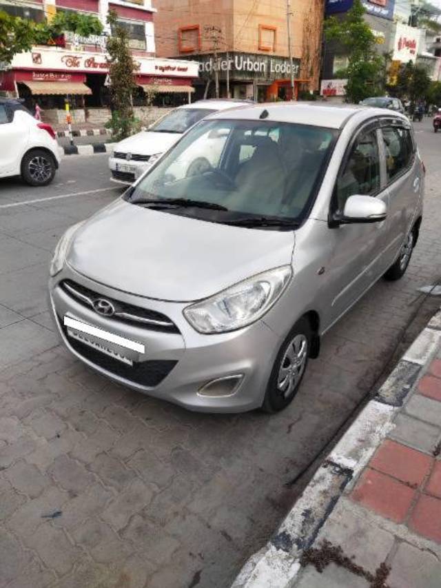 https://images10.gaadi.com/usedcar_image/3706737/original/processed_bd0d3d66-a556-4b87-9759-6ed7779d465c.jpg?imwidth=6400