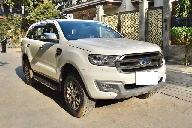 https://images10.gaadi.com/usedcar_image/3706749/original/processed_img2929849__used_car_2929849_1701945703.jpg?imwidth=6400