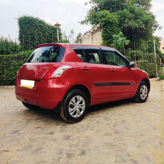 https://images10.gaadi.com/usedcar_image/3706758/original/processed_img2929853__used_car_2929853_1701951844.jpg?imwidth=6402
