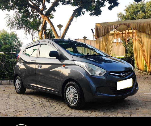 https://images10.gaadi.com/usedcar_image/3706766/original/processed_img2929856__used_car_2929856_1702013652.jpg?imwidth=6400