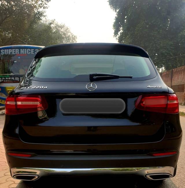 https://images10.gaadi.com/usedcar_image/3706786/original/processed_img2929867__used_car_2929867_1701946973.jpg?imwidth=6401