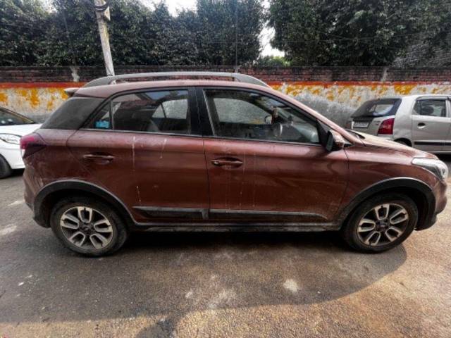 https://images10.gaadi.com/usedcar_image/3706850/original/processed_3eabe88d-2608-4faa-98c0-ea312887c634.jpeg?imwidth=6401