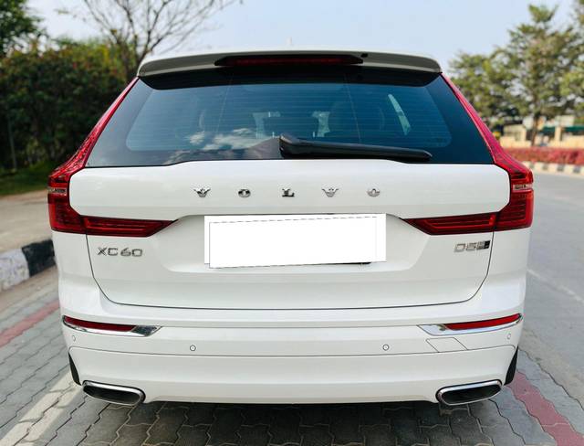 https://images10.gaadi.com/usedcar_image/3706852/original/processed_img2929908__used_car_2929908_1701949087.jpg?imwidth=6401
