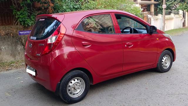 https://images10.gaadi.com/usedcar_image/3706883/original/processed_img2929920__used_car_2929920_1701949828.jpg?imwidth=6401