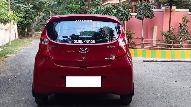 https://images10.gaadi.com/usedcar_image/3706883/original/processed_img2929920__used_car_2929920_1701949834.jpg?imwidth=6402