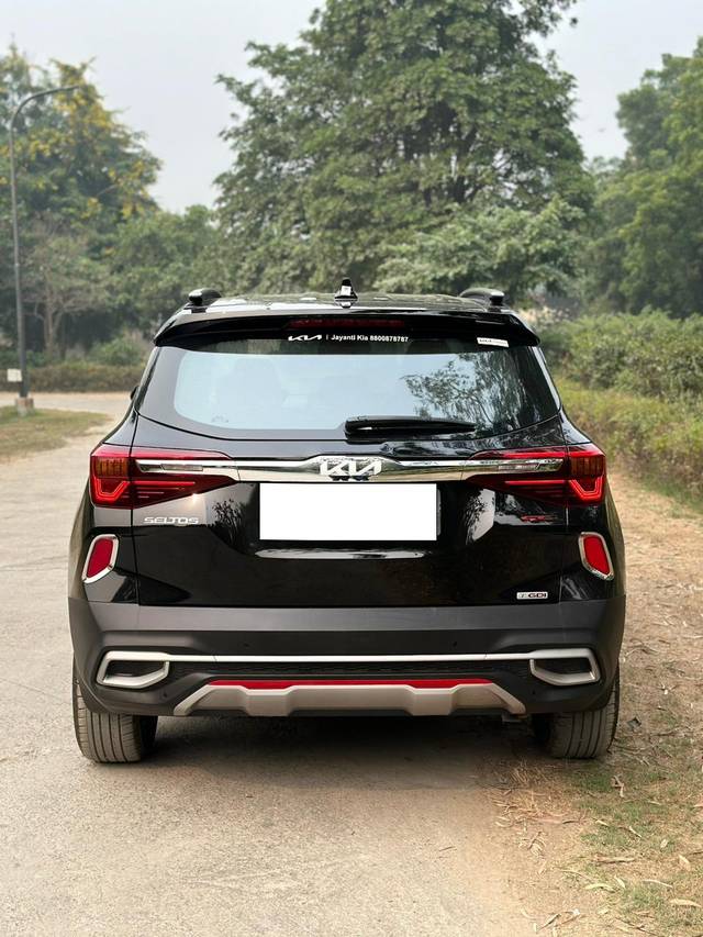 https://images10.gaadi.com/usedcar_image/3706966/original/processed_img2929969__used_car_2929969_1701952607.jpg?imwidth=6401