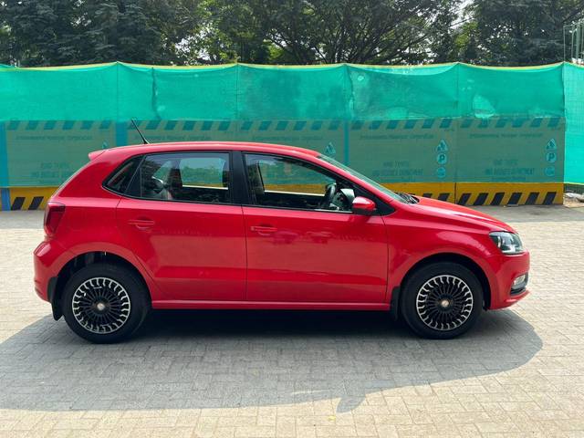 https://images10.gaadi.com/usedcar_image/3706978/original/processed_img2929974__usedcar_4_6241701952506_1701952525.jpeg?imwidth=6401