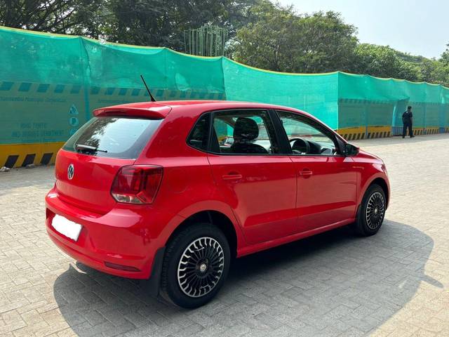 https://images10.gaadi.com/usedcar_image/3706978/original/processed_img2929974__usedcar_6_6241701952506_1701952526.jpg?imwidth=6402
