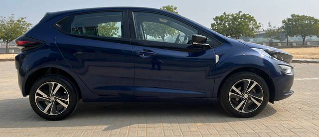 https://images10.gaadi.com/usedcar_image/3707038/original/img2930007__usedcar_9_11461701954072_1701954086.jpg?imwidth=6401