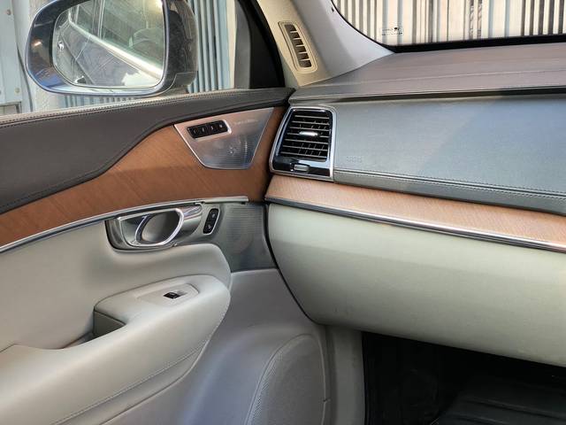 https://images10.gaadi.com/usedcar_image/3707053/original/img2930013__used_car_2930013_1701955187.jpg?imwidth=6401