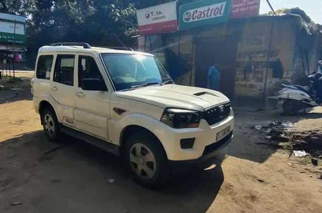 https://images10.gaadi.com/usedcar_image/3707056/original/processed_d32eb6fd-bf40-4ec6-a905-34ae9754779a.jpg?imwidth=6400