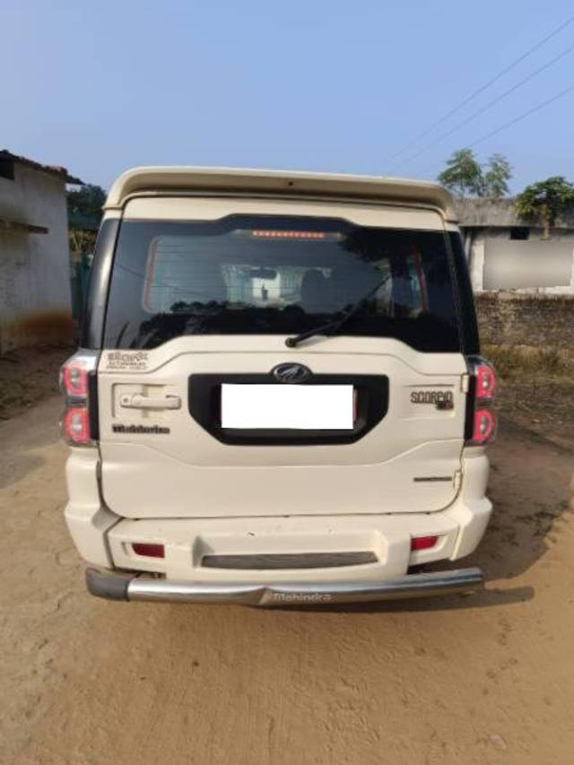 https://images10.gaadi.com/usedcar_image/3707056/original/processed_d7dac8a0-9de6-4dc6-b526-6b22cf1378db.jpg?imwidth=6401