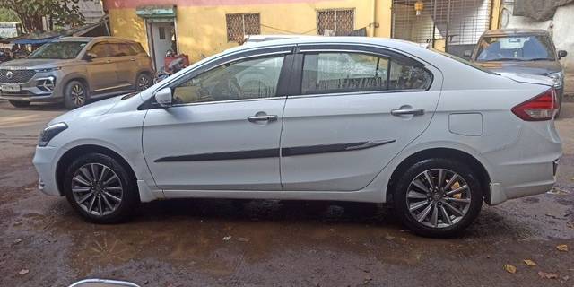 https://images10.gaadi.com/usedcar_image/3707084/original/30__VCC_IMG_1701341327076_1826373_95_1701341859.jpg?imwidth=6401