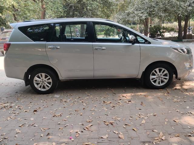 https://images10.gaadi.com/usedcar_image/3707101/original/img2930045__used_car_2930045_1701956158.jpg?imwidth=6401