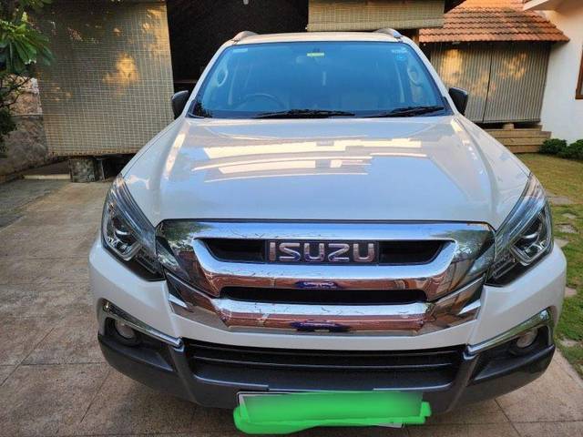 https://images10.gaadi.com/usedcar_image/3707102/original/processed_d39a3f9e-a6a8-4a26-b2be-92fe8ddb6f03.jpeg?imwidth=6400